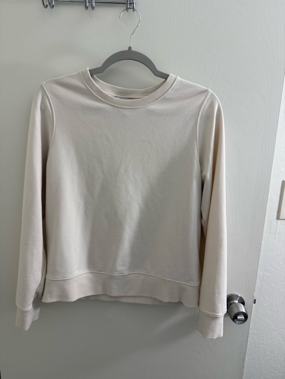 Athleta- Women’s Crewneck Sweatshirt in Cream size S